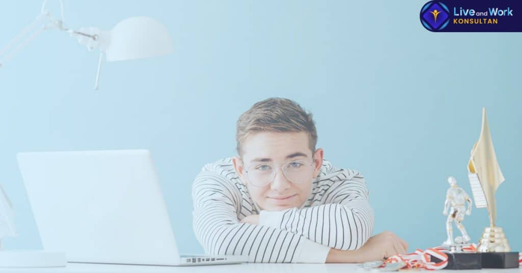 Pendaftaran PT di konsultan Live and Work