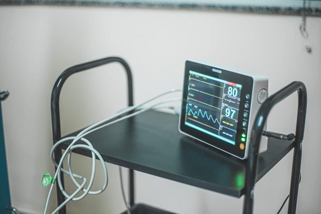 Penyewaan Monitor Tanda Vital di Konsultan Live and Work