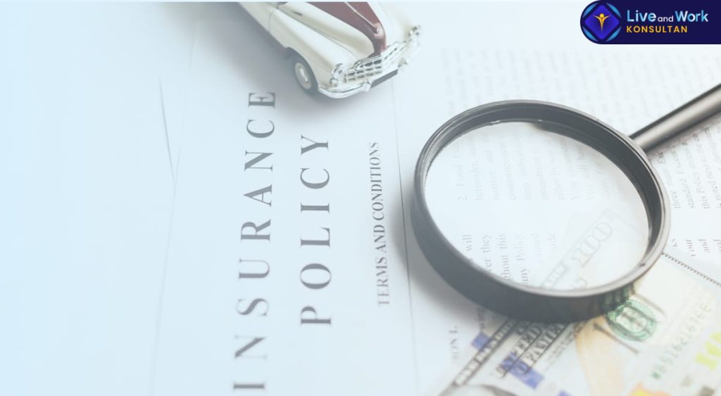 Infografis alasan utama memilih Asuransi Perjalanan Terbaik untuk liburan luar negeri tahun 2026 yang dipandu oleh konsultan live and work.