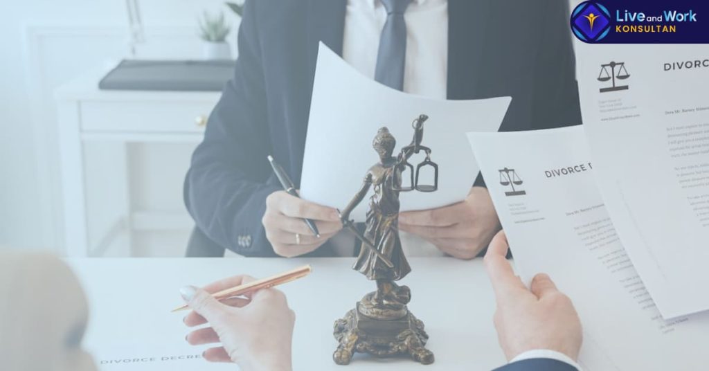 Infografis langkah-langkah audit Hukum Kontrak Digital dan implementasi smart contract yang aman bersama konsultan live and work.