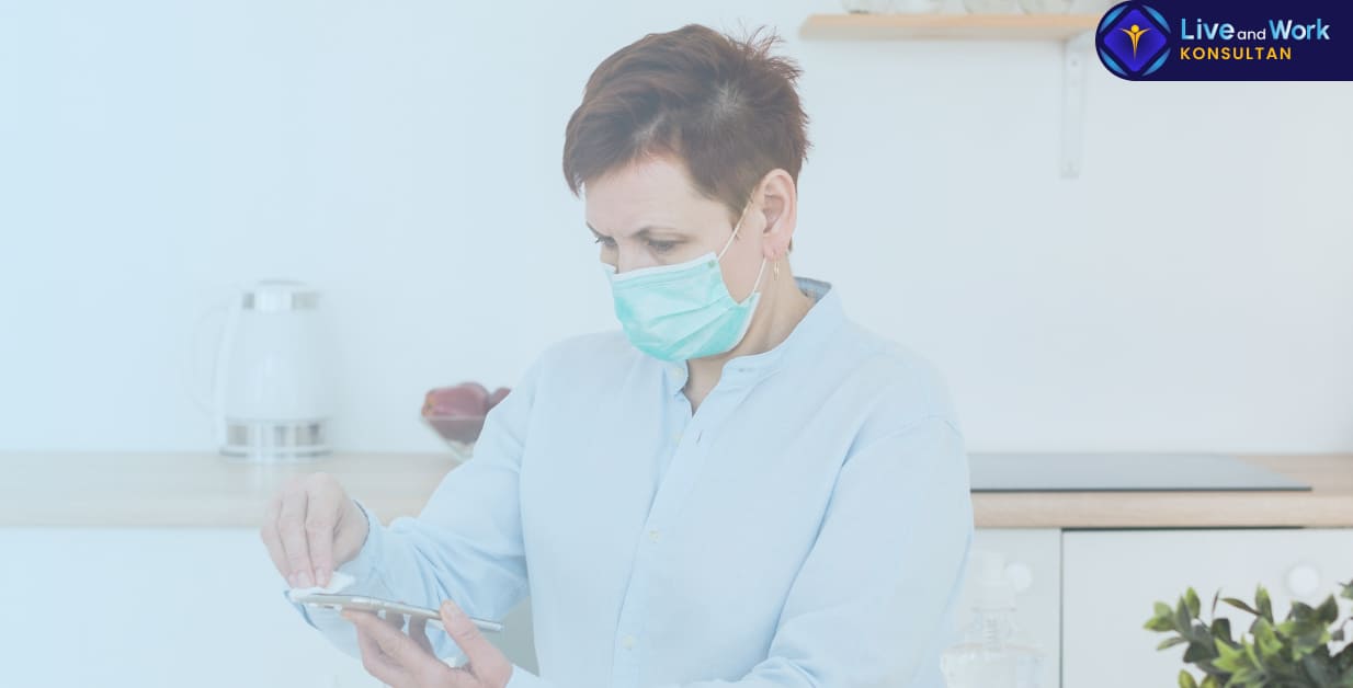 Infografis prosedur aman layanan Tes Lab Rumah 2026 dan vaksinasi di rumah yang diawasi oleh konsultan live and work.