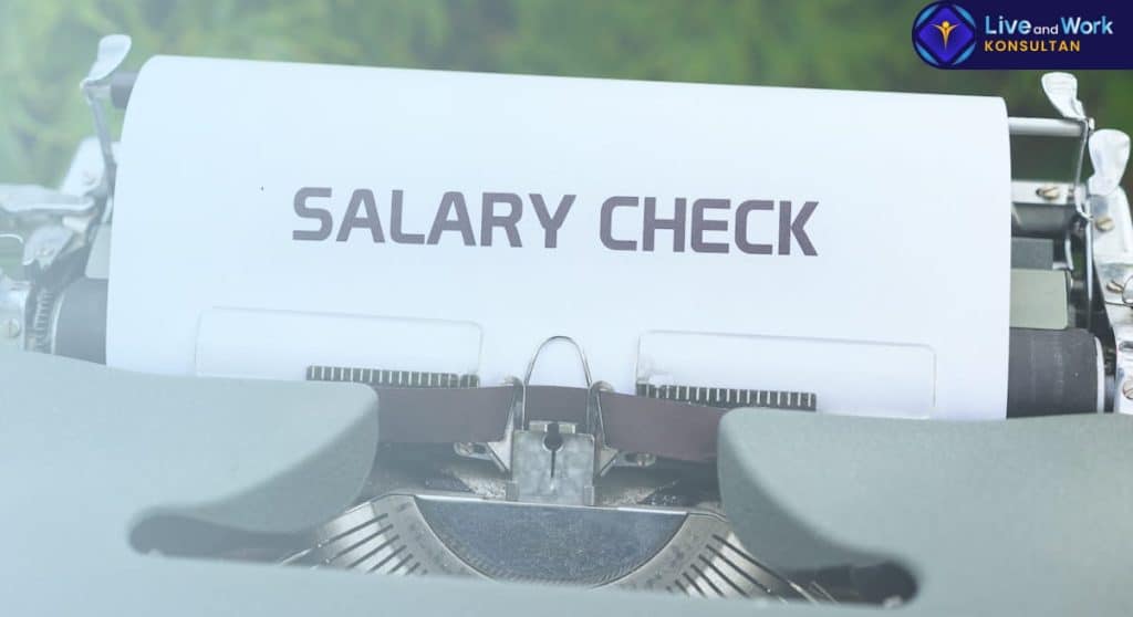 Manajemen penggajian perusahaan oleh konsultan live and work.