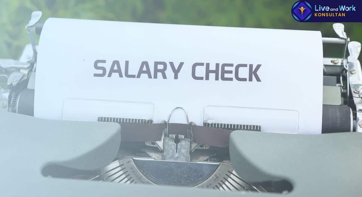 Manajemen penggajian perusahaan oleh konsultan live and work.